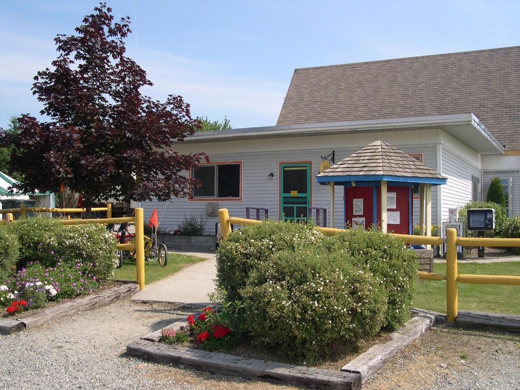 Narrows Too Camping Resort Cabin 1 Trenton Exterior foto